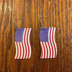 🇺🇸American Waving Flag Silver Hook PU Leather Hanging Earrings!